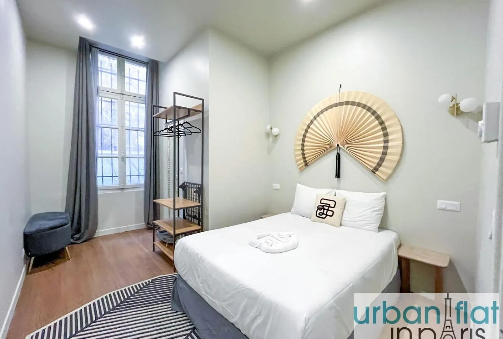 Apartment Urban Flat 188 - Stunning 4 Bedroom Flat In Paris